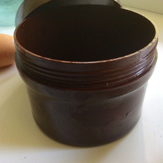 Vintage 1950s Round Bakelite Box With Twisted Cover Lid 