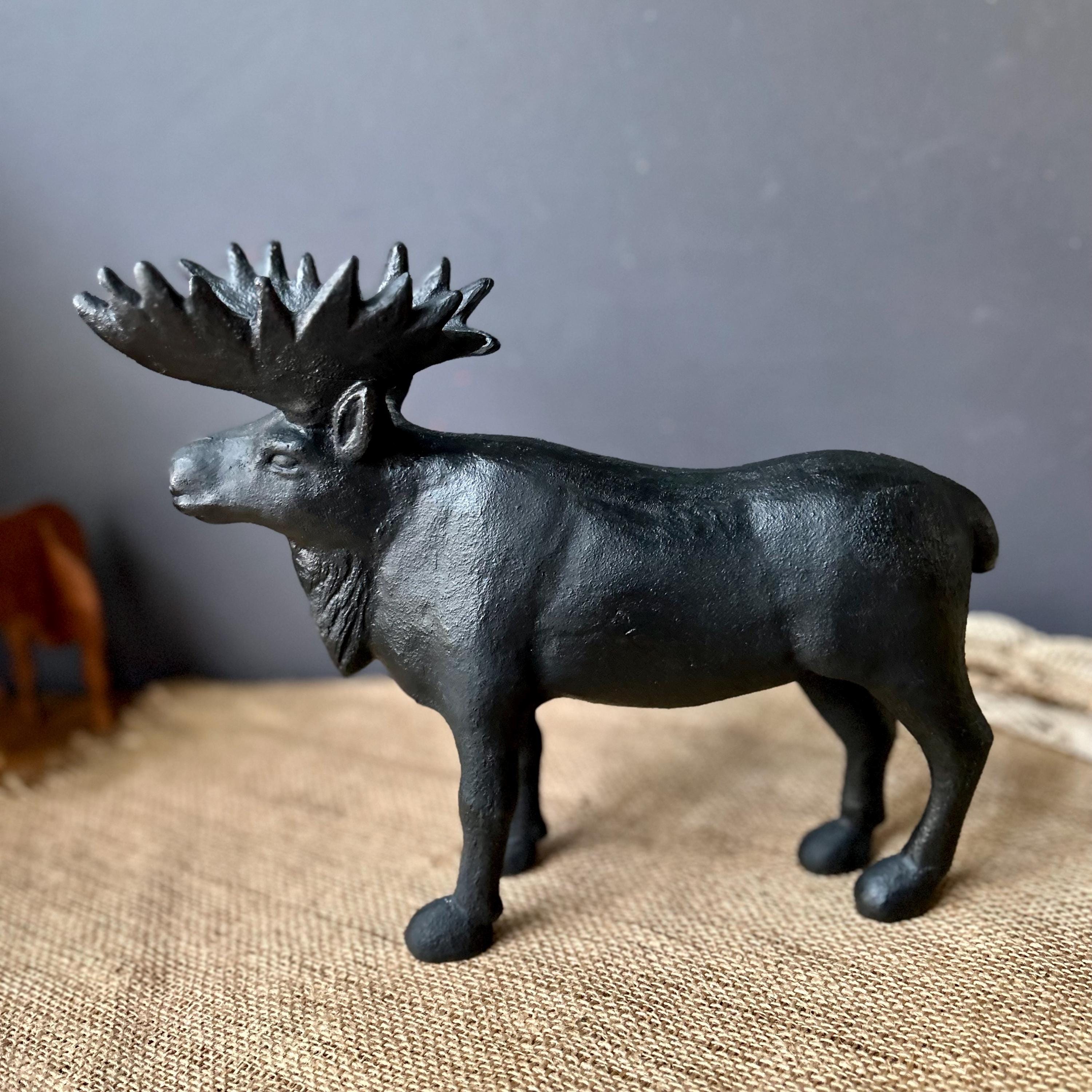 Large Alaska Moose Figurine: Vintage Style Display - 20