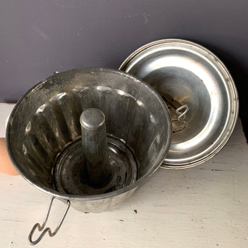 Vintage Tin Pudding Mold with Lid Bundt Cake Jelly Mold | Etsy