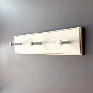 Distressed White Wood Coat Rack with Pegs: Shabby Chic Farmhouse