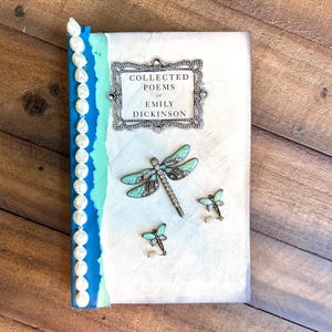Livre de poésie d'Emily Dickinson décoré à la main - livre recyclé de poèmes collectés - décoration poétique - livre d'art de poésie unique
