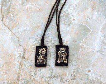 Mini escapulario marrón