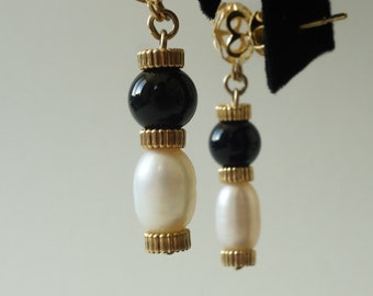 14K Black and white pearl dangle earrings