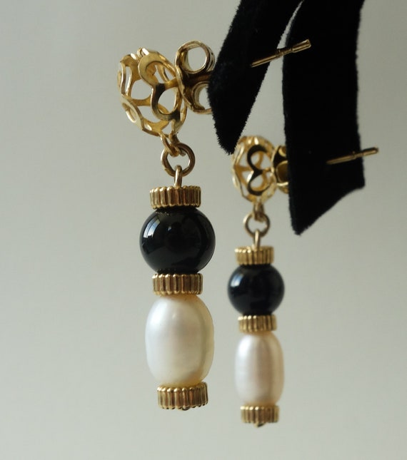 14K Black and white pearl dangle earrings