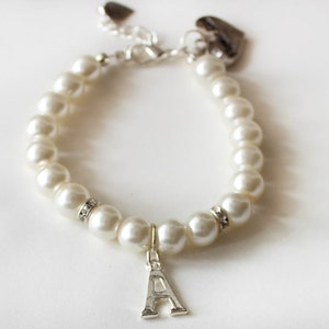 Flower girl heart bracelet, personalized pearl bracelet for flower girls, initial bracelet, wedding jewelry
