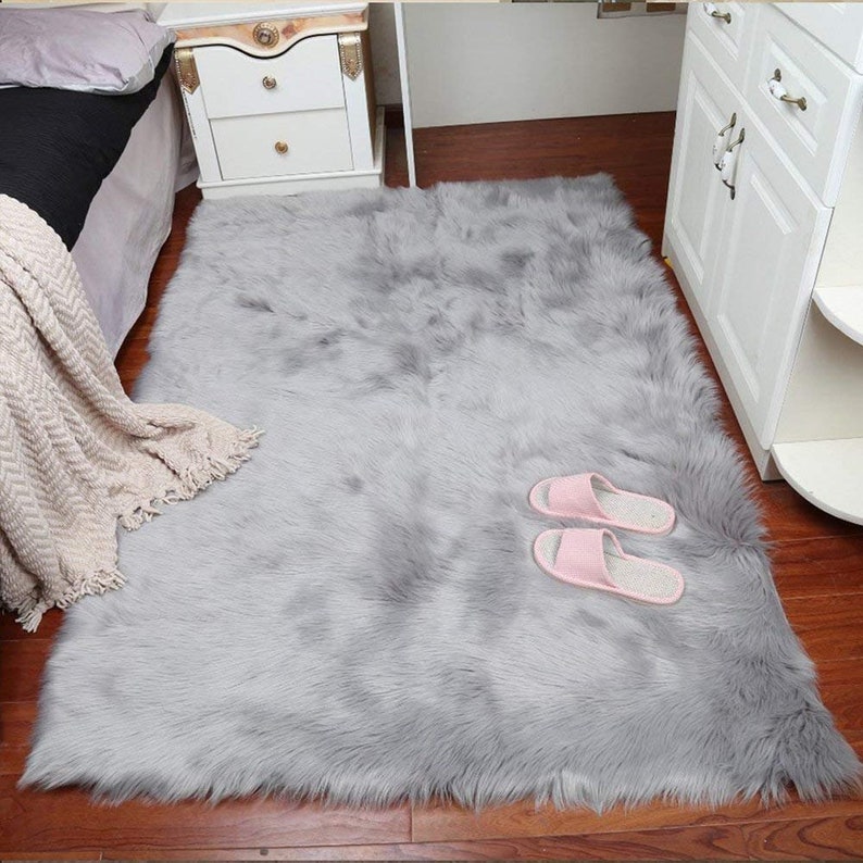 faux fur rug grey