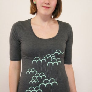 Women&#39;s shirt clouds, mottled gray, T-shirt, printed, screen printing,