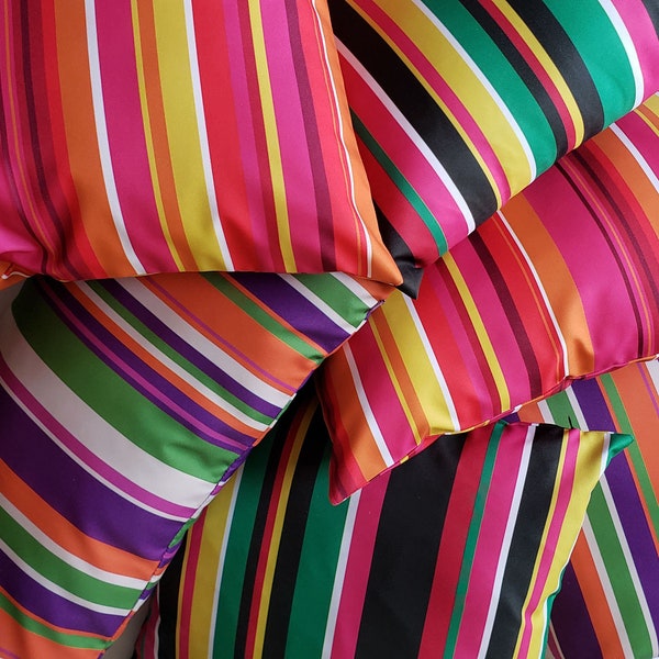 Rayures colorées - Housse de coussin décorative d'extérieur - Coussins de patio imperméables oblongs ou carrés - Coussins de canapé