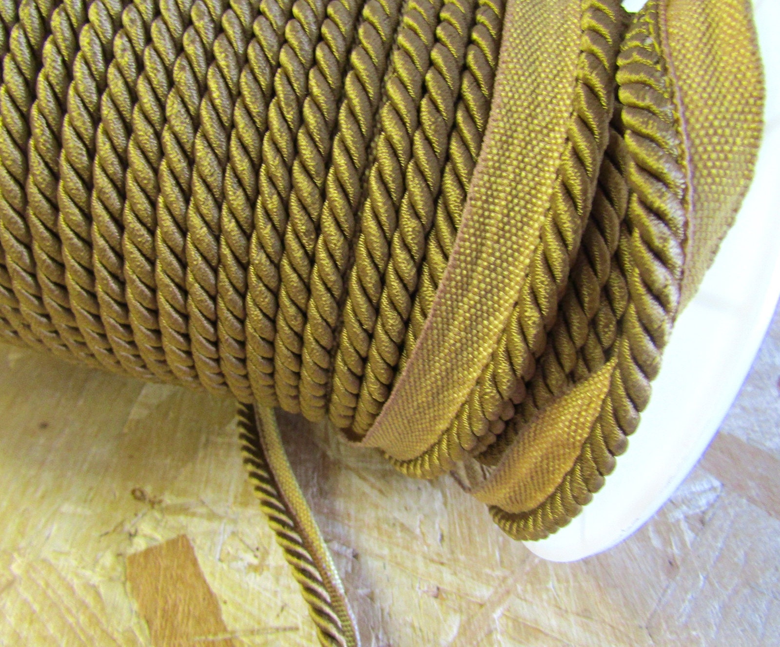 Sewing-Dressmaking-Trimming-Decoration-Upholstery FLANGED PIPING CORD 7 Colours
