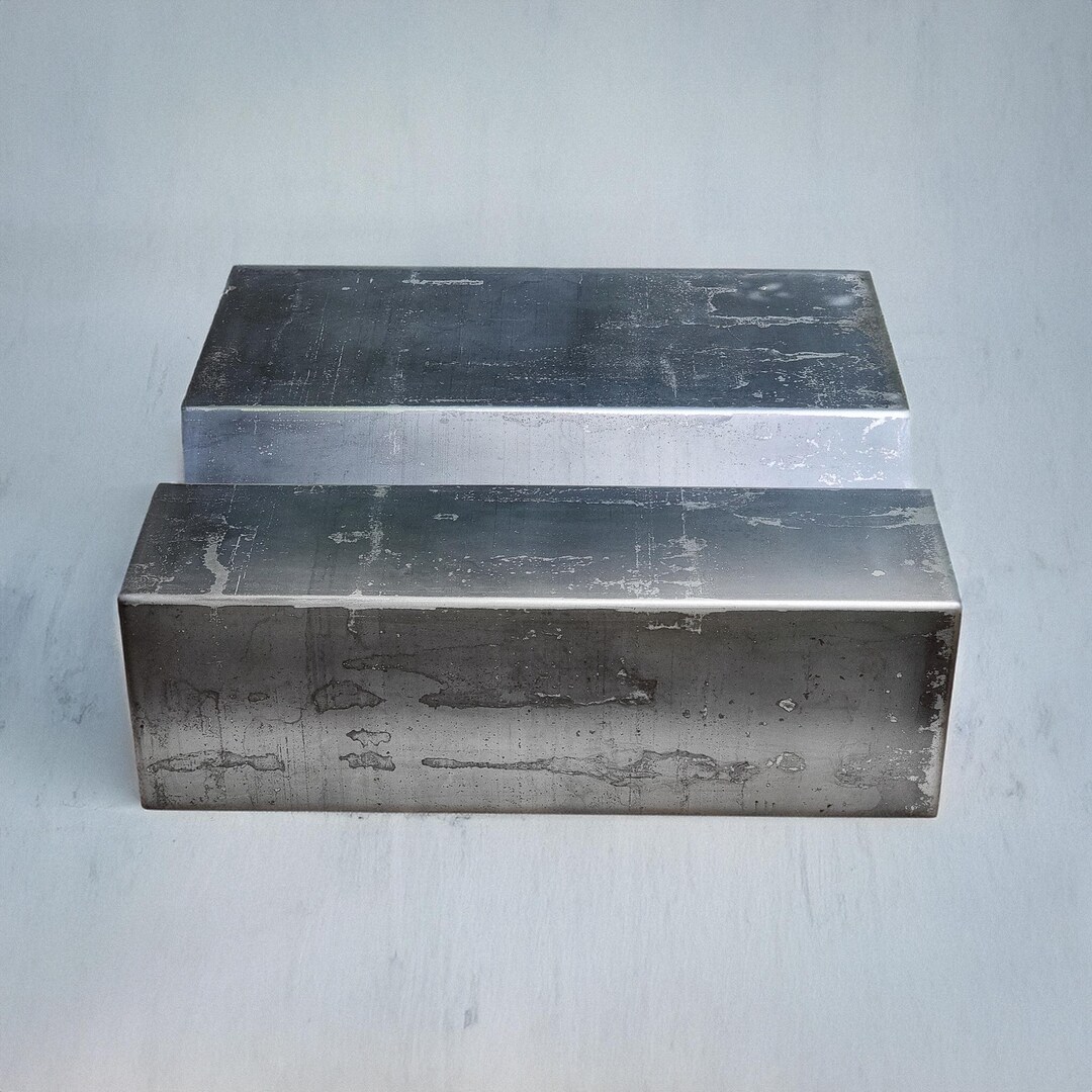 Modern Coffee Table With Storage. Unique Distressed Look Table for