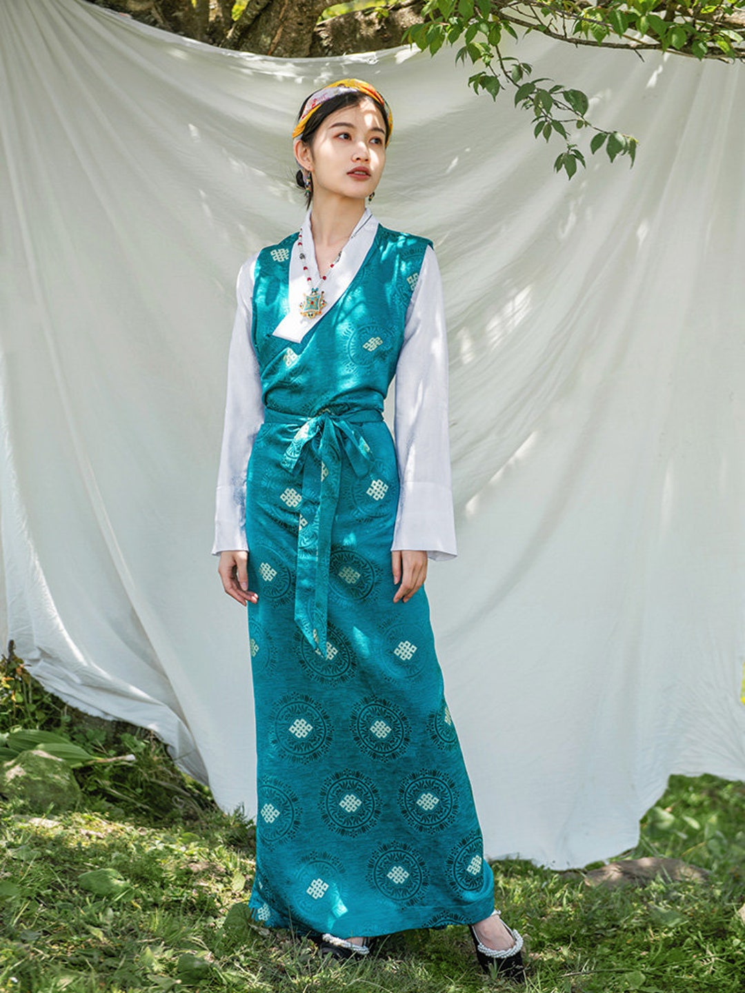Folkwear #131 Tibetan Chupa Jumper Skirt Dress Tibet Traditional Sewing  Pattern (Pattern Only) folkwear131 : Amazon.in: Home & Kitchen