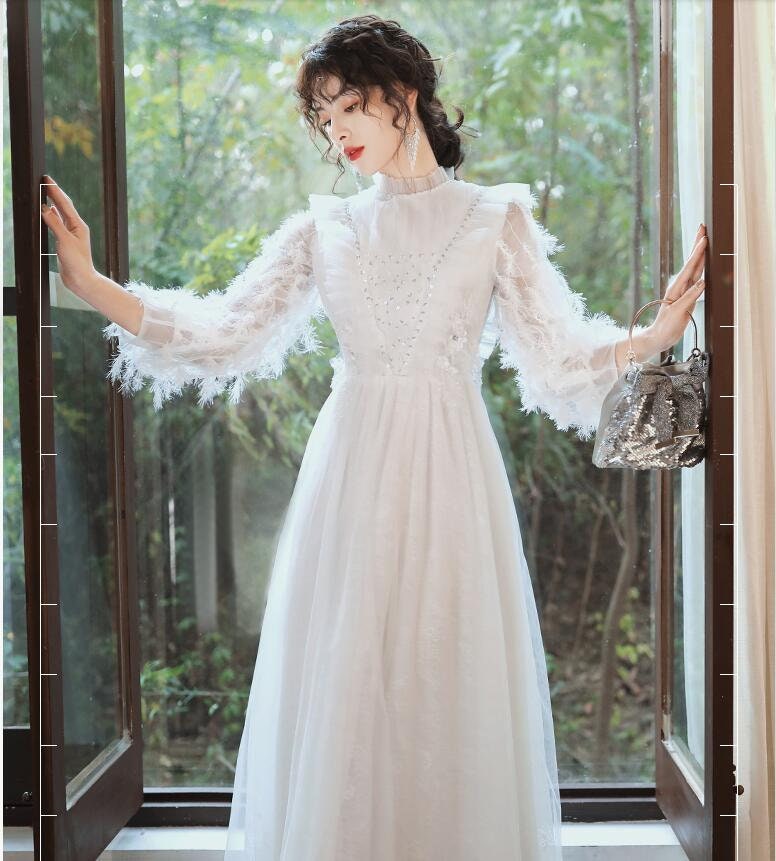White feather hotsell prom dress