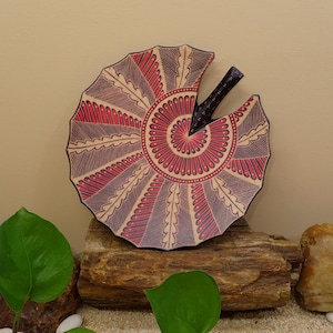 Houten lotusblad met batiktekening