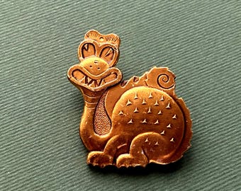 RARE Dragon Pin. Vintage metal collectible badge, A2