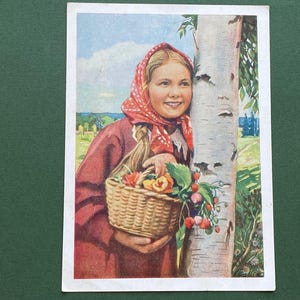 Soviet Postcard - Foto "Girl with strawberries", 1958
