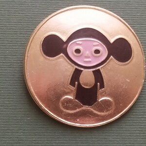Cheburashka-speld. Kinderen kenteken. Vintage verzamelbare Sovjet-pinbadge voor kinderen, gemaakt in de USSR, jaren 80