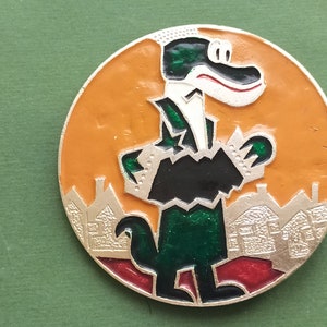ZELDZAME krokodil-genaspeld. Stripfiguur. Kinderbadge. Vintage sovjetspeld voor kinderen om te verzamelen