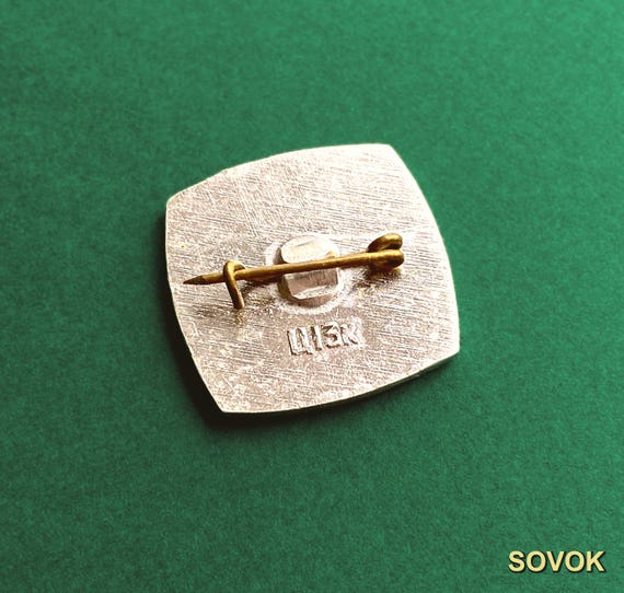 RARE Chess Pin. 4 Chess Games in Belarus. Vintage collectible badge, Soviet Pin USSR View 5