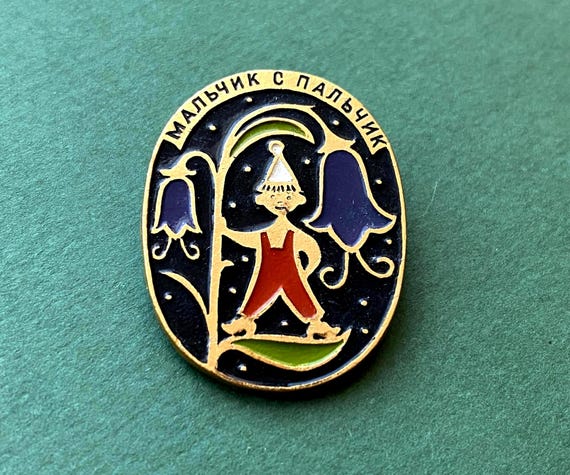Tom Thumb Pin. Vintage collectible badge, Soviet Pin A4