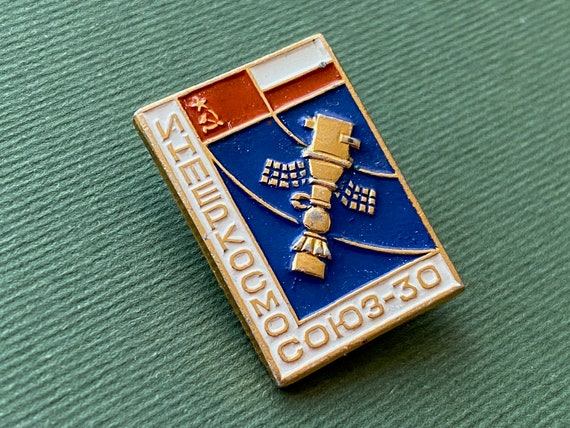 Soyuz-30, Interkosmos, Poland. Space Pin. Badge, … - image 2