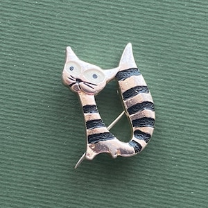 Broche de gato. Pin soviético vintage de gato. Pin soviético vintage de metal. Hecho en la URSS. Tamaño A3.