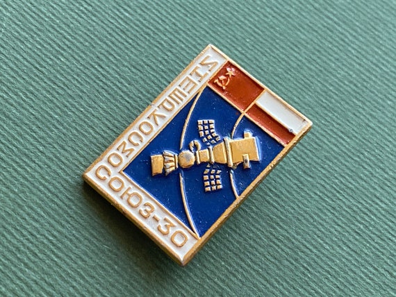 Soyuz-30, Interkosmos, Poland. Space Pin. Badge, … - image 3