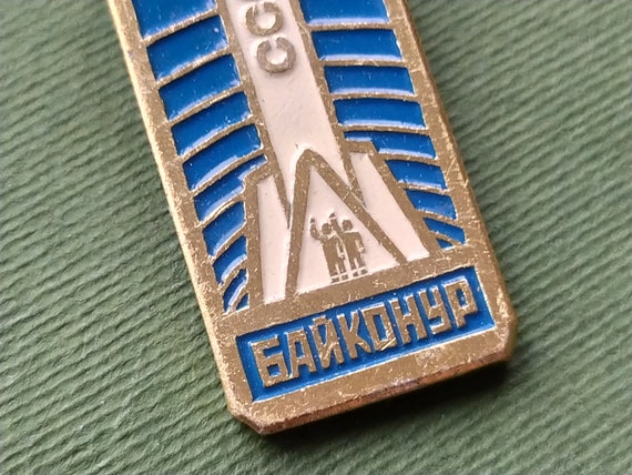 Baikonur - Space, Soviet pin badge / Soviet Pin /… - image 2