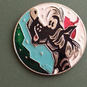 Wilk, Nu Pogodi Pin. Vintage rosyjska radziecka przypinka, odznaka, zwierzę, dzieci, wyprodukowano w ZSRR
