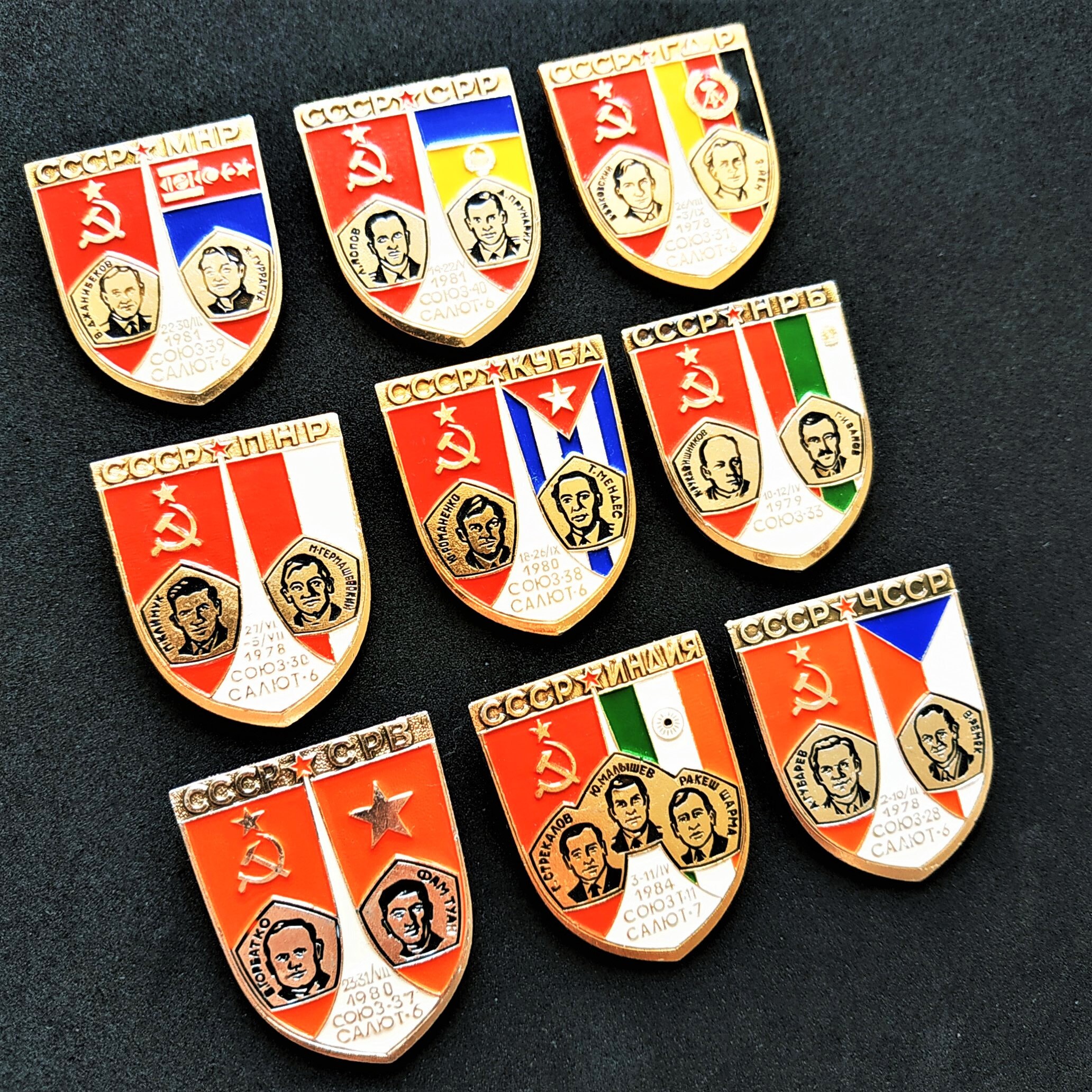 Manowar Logo Anstecker - Metall Pin Für Echte Heavy Metal Fans