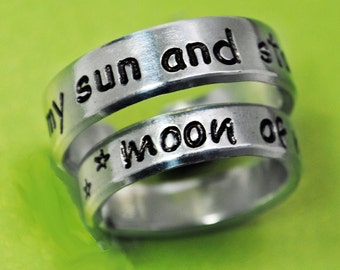 Mi sol y las estrellas, Luna de mi vida mano estampada par de anillo ajustable, juego de tronos inspirado, su y sus bandas, personalizable