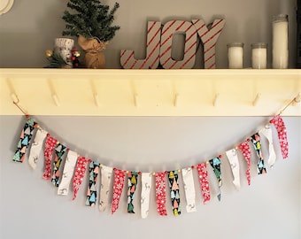 Christmas Fabric Garland - Scrap Tie Garland, Holiday Mantle Decor - Rag Tie Banner - Photo Prop, Red Green White Fabric , 4 Foot Length