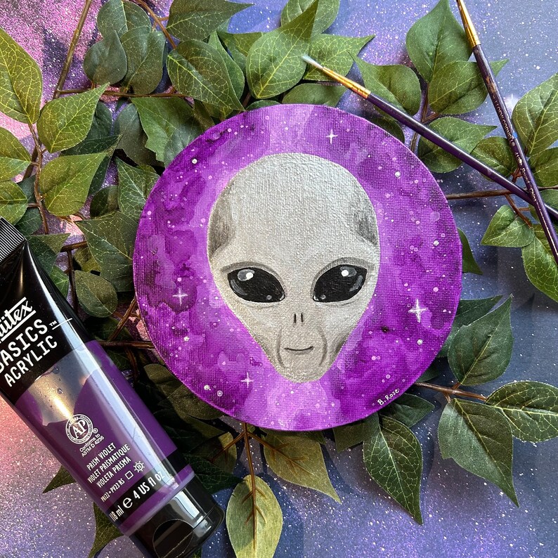 Alien Painting // Outer Space Art, Round Paintings, Alien Head - Etsy
