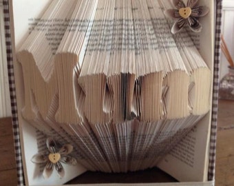 Book Folding Pattern for "Mum" + FREE TUTORIAL