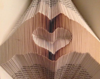 Book folding pattern for Heart in hands ~ I give you my heart ~ valentine +FREE TUTORIAL