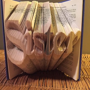 Book folding pattern for &quot;Sister&quot; +Free tutorial