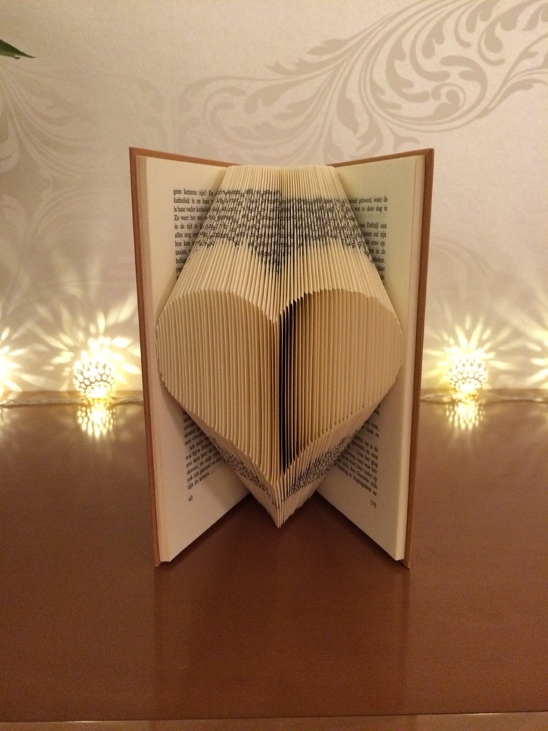 Beginners Book Folding Pattern for a Heart FREE TUTORIAL image 1