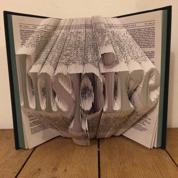 Book folding pattern for "Inspire" +free tutorial