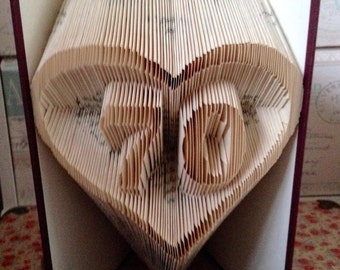 Buchfaltanleitung für "70 in a heart outline"