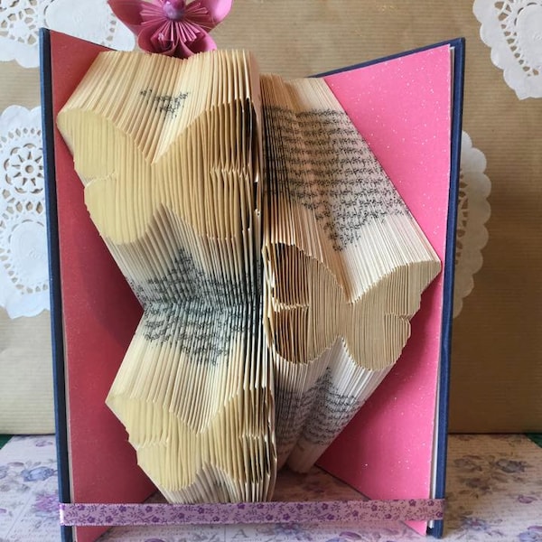 Book folding pattern for 3 butterflies + FREE TUTORIAL