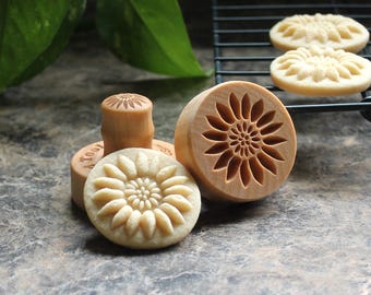 Sunflower 1.6 inch Mini Wood Cookie Stamp Mold CSm-005
