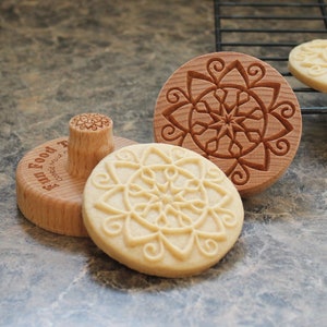 Holiday Star  2.5 inch Wood Cookie Stamp Mold CS-051