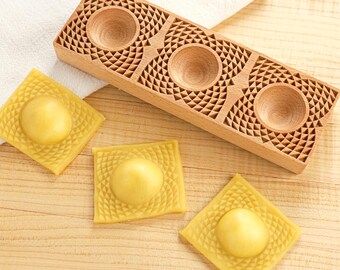 Geometric Flower Ravioli and Fresh Pasta Board Rav-024
