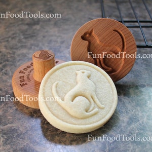 Cat 2.5 inch Wood Cookie Stamp Mold CS-069