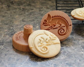 Chameleon 2.5 inch Wood Cookie Stamp Mold CS-020