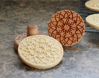 Cookie Mold Shortbread Mold Wooden Biscuit Cutter Cookie Mold Cutter  Gingerbread Biscuit Shortbread Mold(Hedgehog)