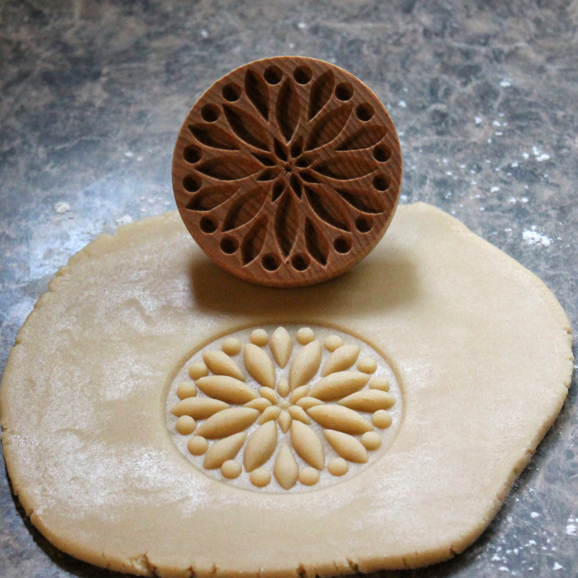 8 Tampons à Biscuits En Bois - Motifs Fêtes (sapin, Père Noël, Lapin...) - Pour Décorer Pâtisseries, Chocolats