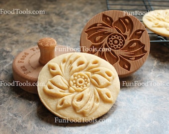 Whirling Flower Large 3 inch Wood Cookie Stamp CS8-004