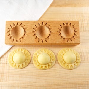 Sunshine Ravioli and Fresh Pasta Board Rav-001