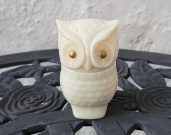 Avon milk glass precious owl moonwind cream sachet bottle, There is cream inside