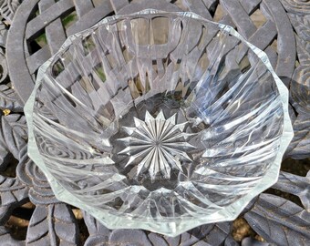 Arcoroc France clear glass bowl, ribbed, diamond Starburst, serving dessert fruit bowl